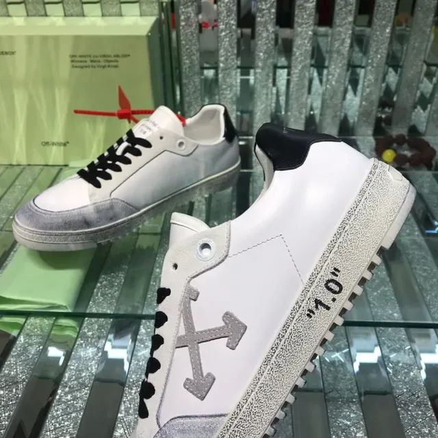 Off-White The Ten 做旧白色箭头标志生活方式运动鞋 6