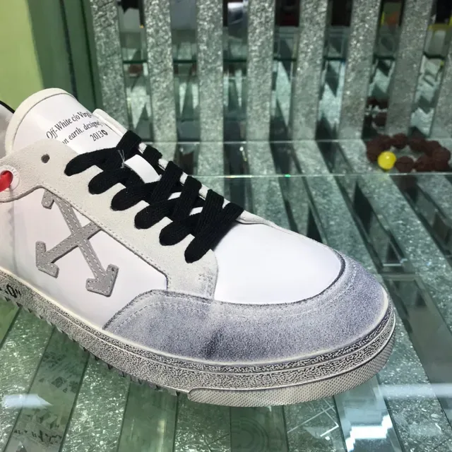 Off-White The Ten 做旧白色箭头标志生活方式运动鞋 7