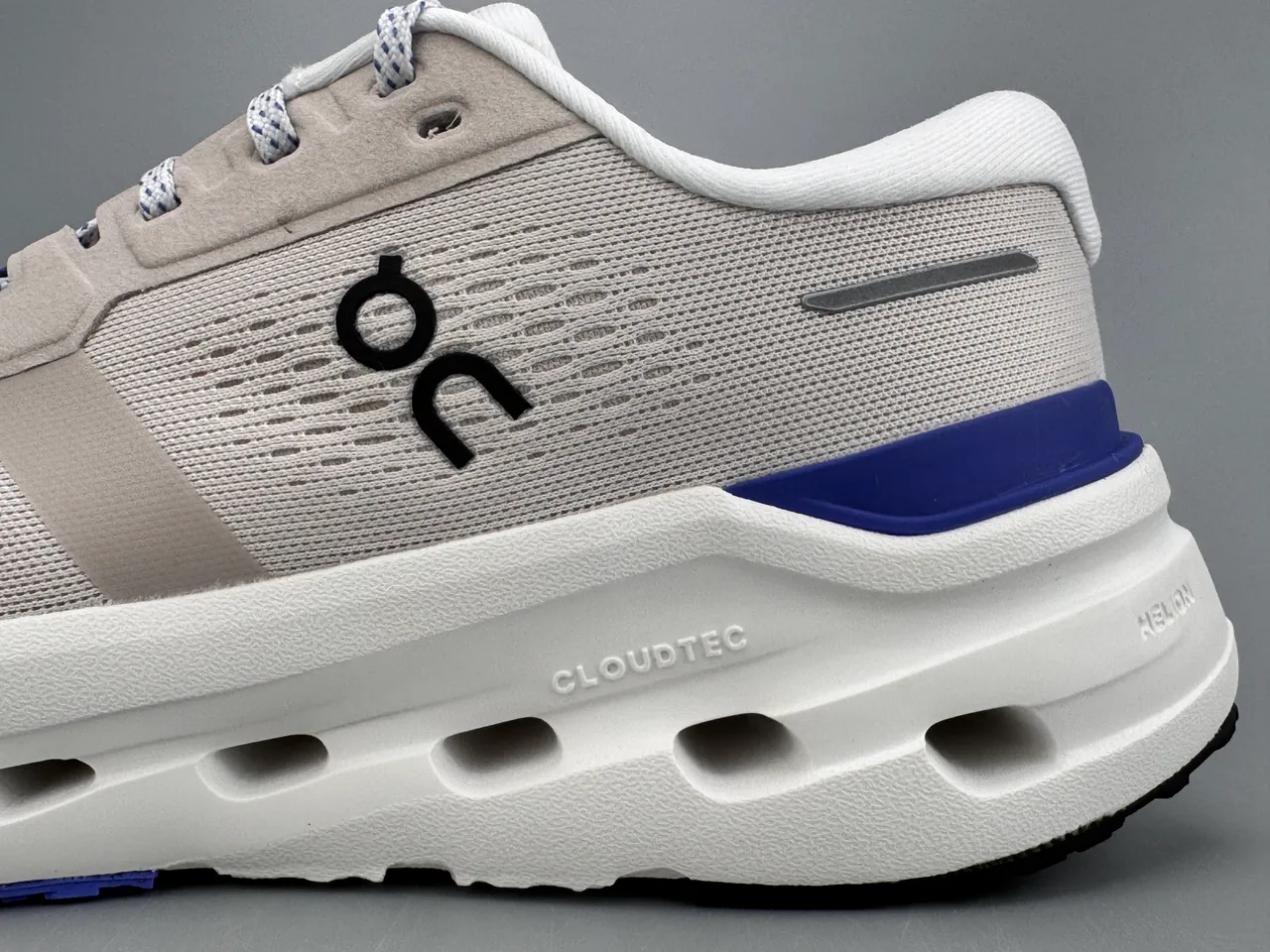 On Beige Bleu respirant maille supérieure ingénieril ouvert hexagonal CloudTec coussinets mediopie chaussures de course 8