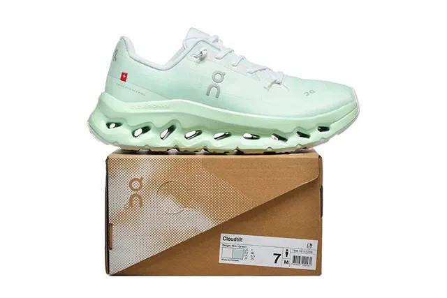 On Cloudmonster Vert Menthe Chaussures Running 5