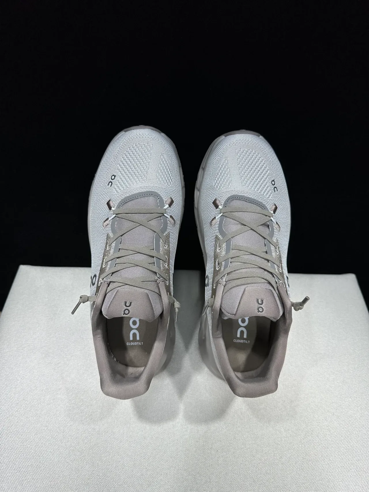 On Gray Beige Knit Upper Sculpted Midsole Lifestyle Sneakers 6