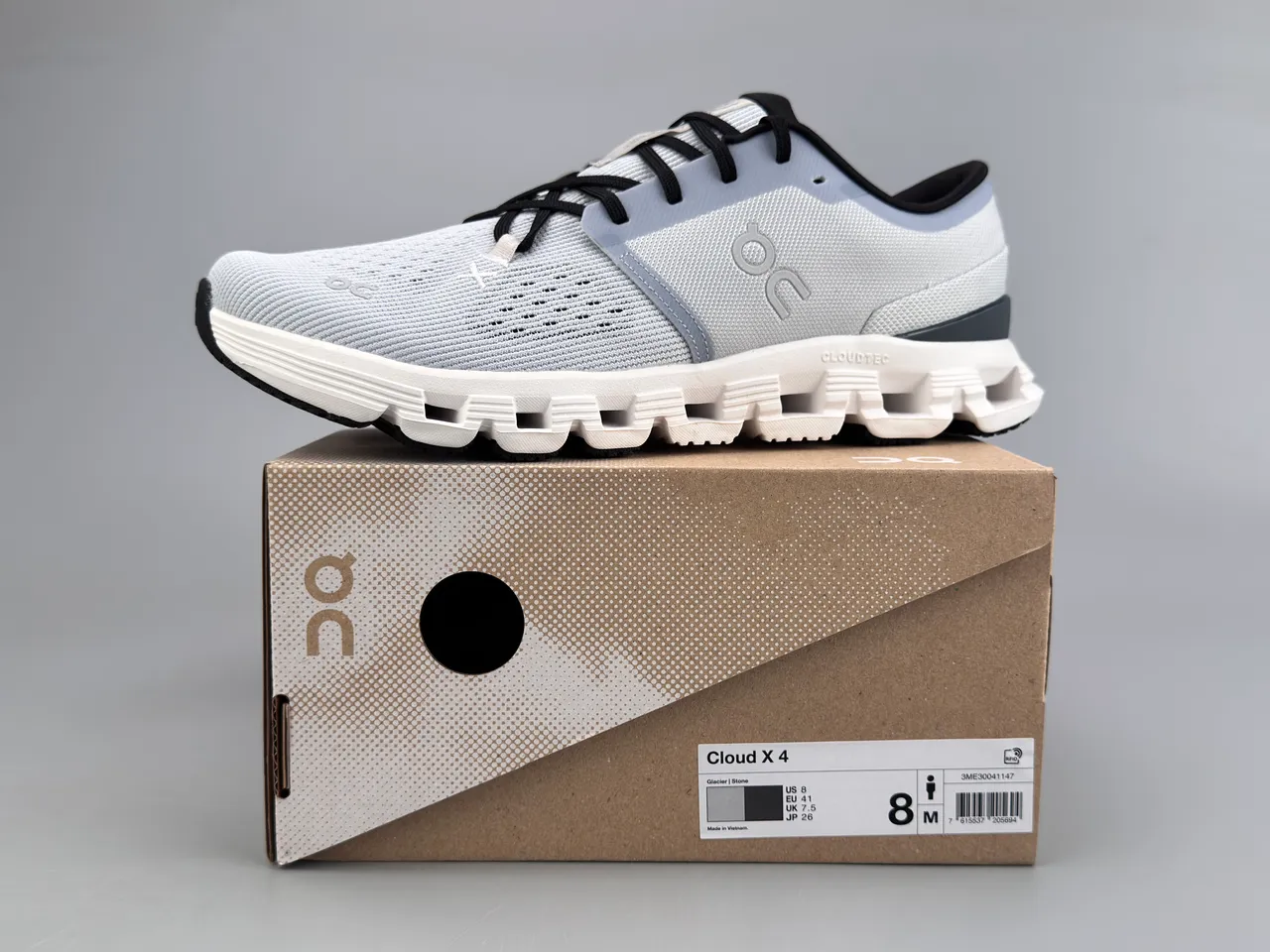 On Gris Noir Haut en tricot Engineered Segmenté CloudTec Semelle intermédiaire Sneakers lifestyle 4
