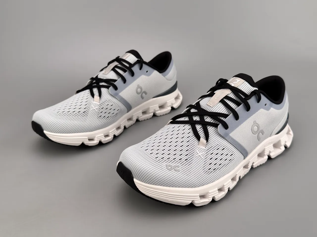 On Gris Noir Haut en tricot Engineered Segmenté CloudTec Semelle intermédiaire Sneakers lifestyle 5