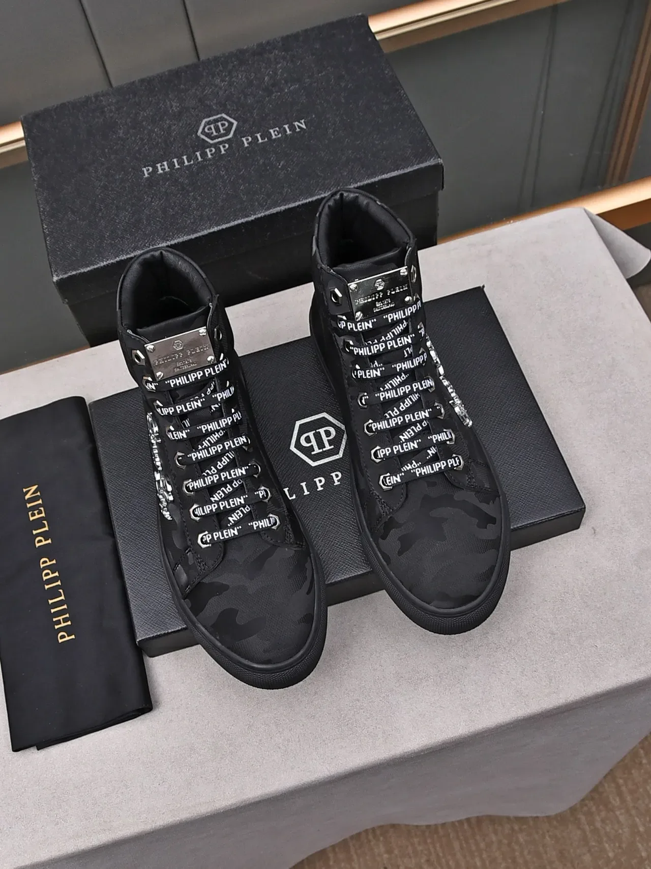 Philipp Plein Tênis Lifestyle Alto Preto Prata Estampa Camuflagem 2