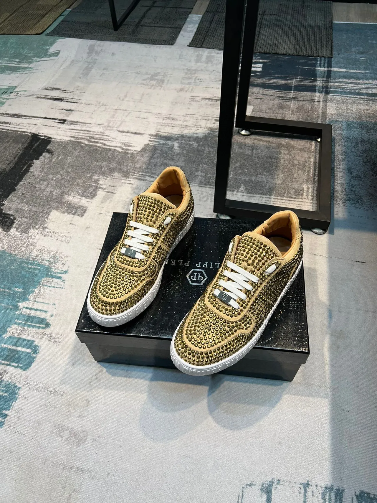 Philipp Plein Tênis com Rebites Bege Dourado Low-Top Lifestyle Tênis 6