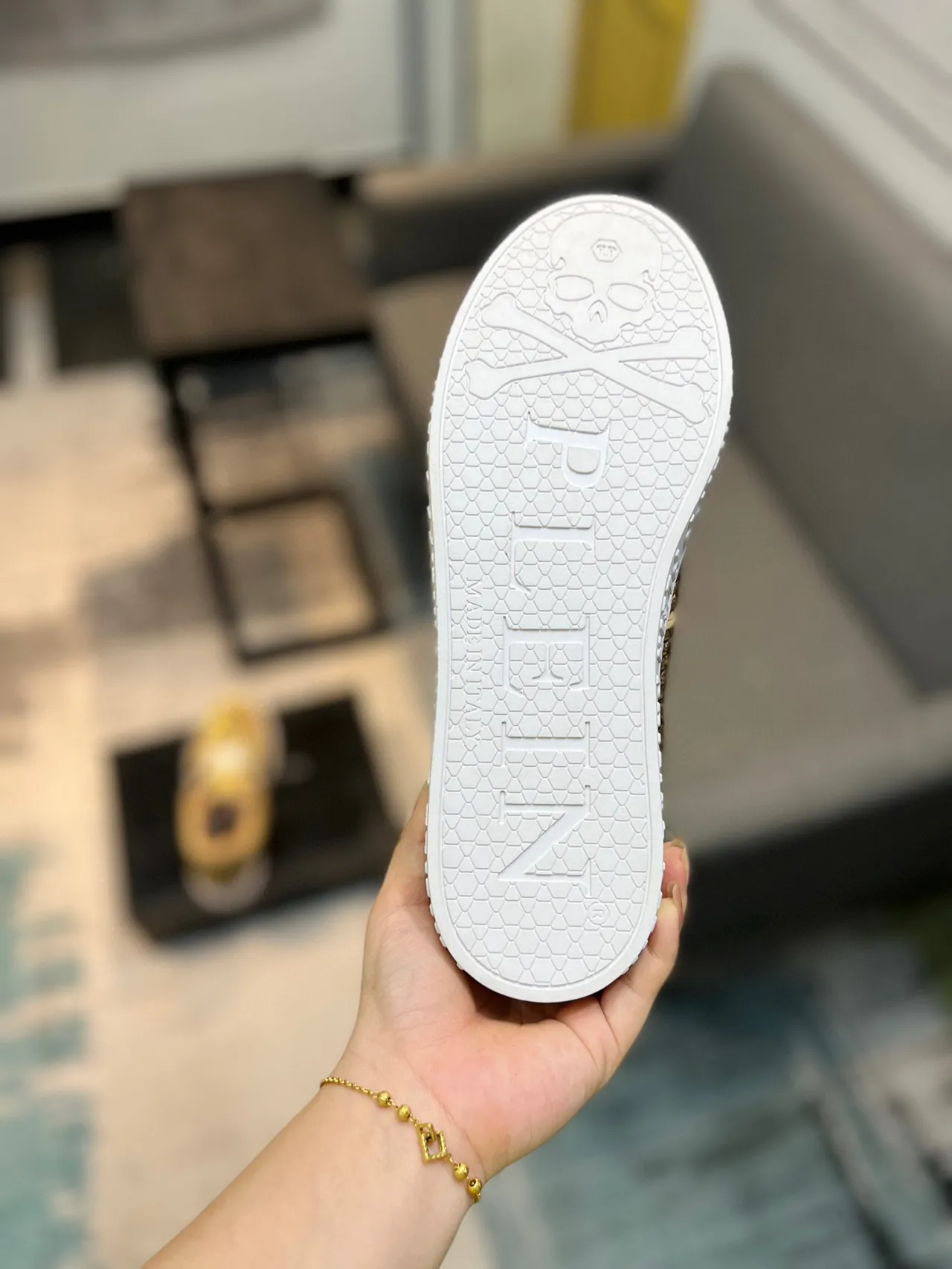 Philipp Plein Tênis com Rebites Bege Dourado Low-Top Lifestyle Tênis 8