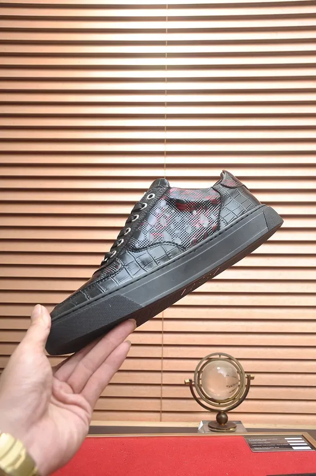 Philipp Plein Tiger أحذية رياضية جلد أسود ذهبي لامع مصقول بتصميم مطرز 3