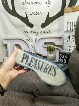PLEASURES सुपरस्टार स्टाइल काले लाल चमड़े की ऊपरी सफेद समतल डोरियां लाइफस्टाइल स्नीकर्स 4