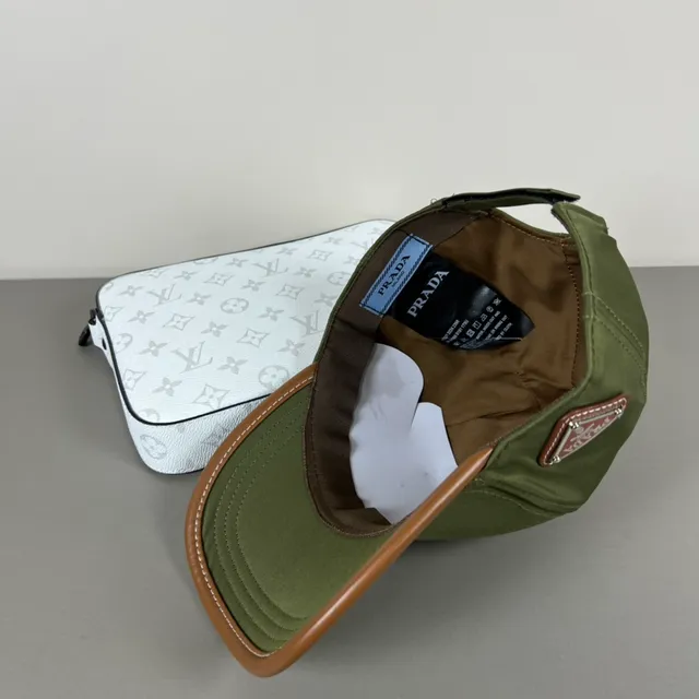 Prada 军绿色 棕色 结构六片冠部 缎面面料 棒球帽 3