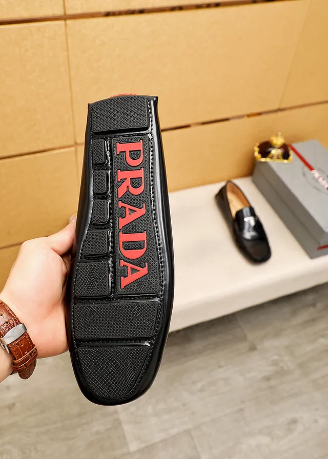 Prada Negro Beige Cuero Patentado Brillante Moc-Toe Costura Loafer 2