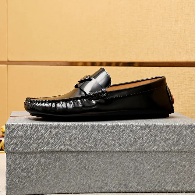 Prada Negro Beige Cuero Patentado Brillante Moc-Toe Costura Loafer 5