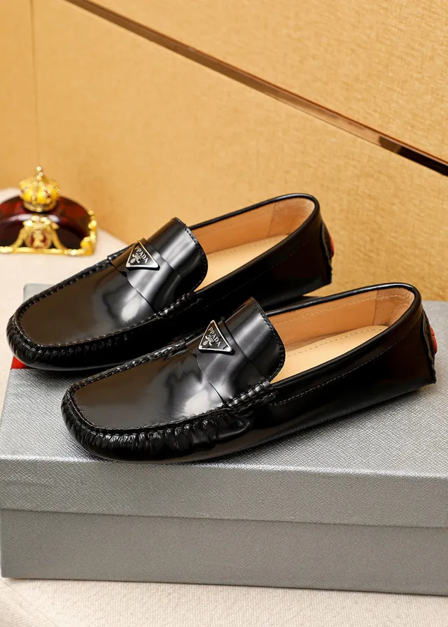 Prada Negro Beige Cuero Patentado Brillante Moc-Toe Costura Loafer 8
