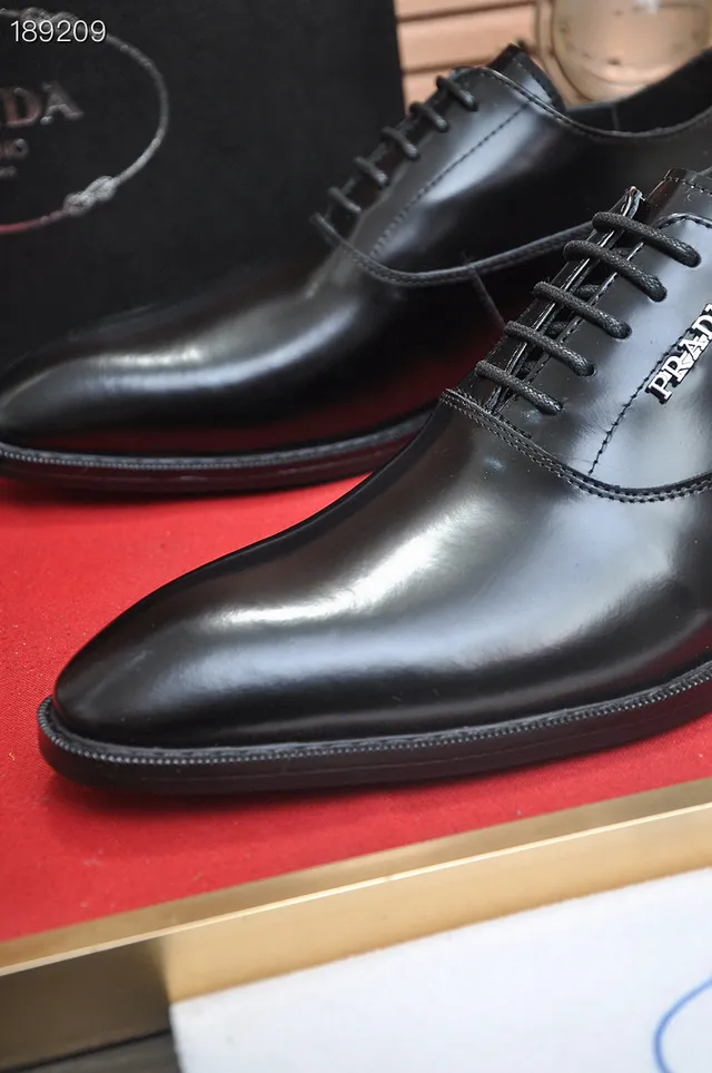 Zapatos Oxford Prada de Cap-Toe Negro Pulido 3