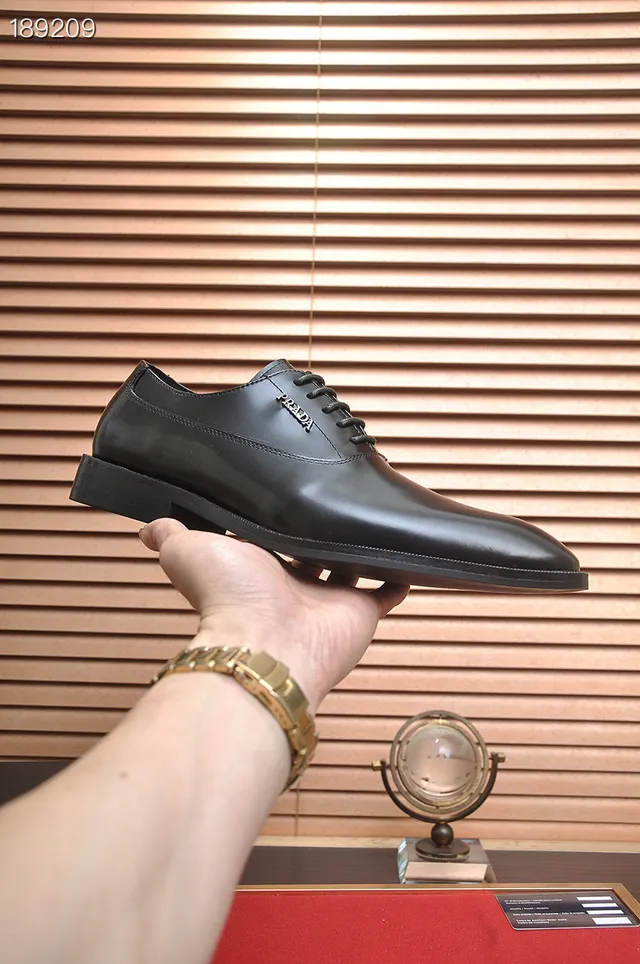 Zapatos Oxford Prada de Cap-Toe Negro Pulido 6