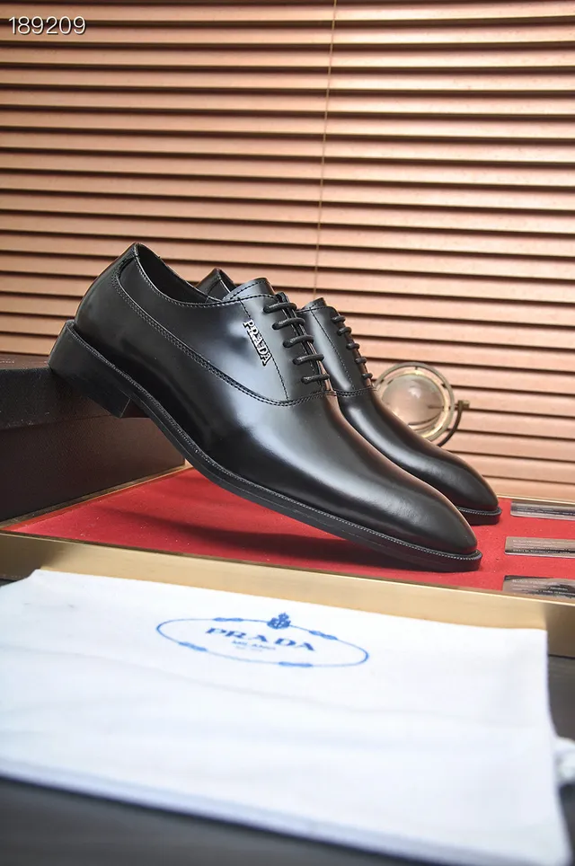 Zapatos Oxford Prada de Cap-Toe Negro Pulido 8