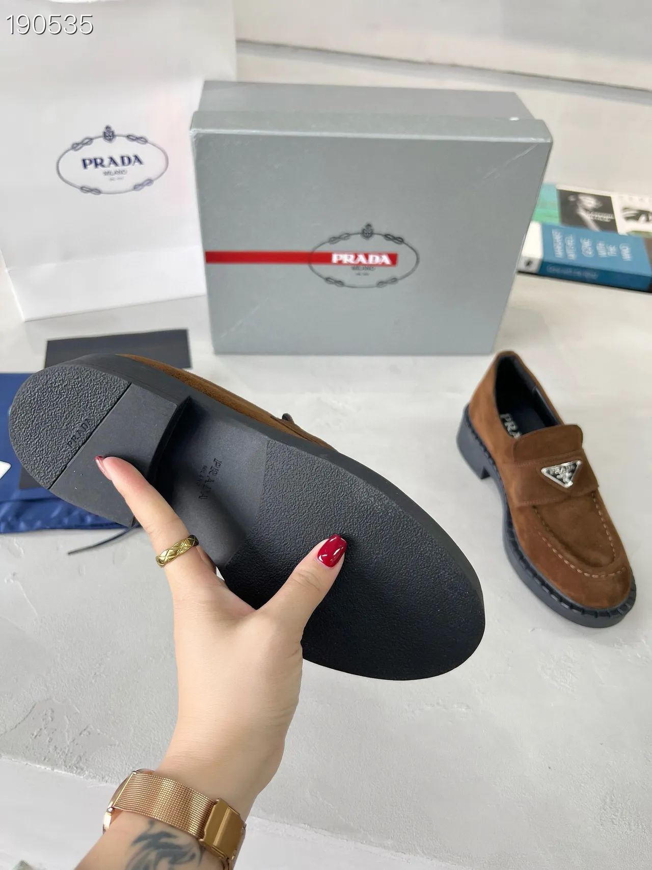 Prada 棕黑麂皮鞋面 平台鞋底 乐福鞋 3