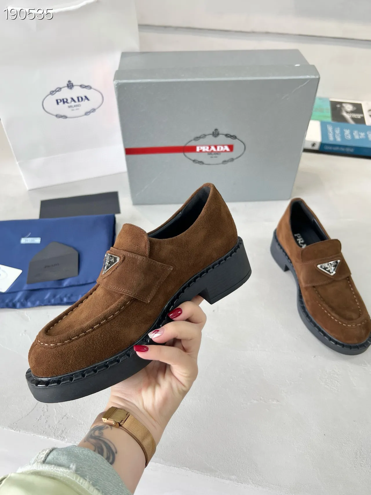 Prada 棕黑麂皮鞋面 平台鞋底 乐福鞋 7