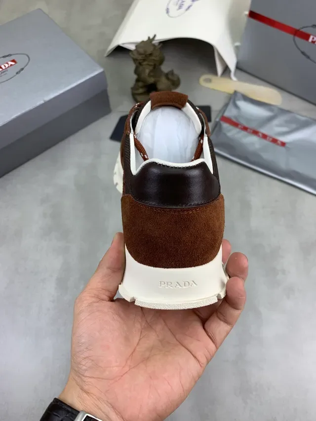 Prada Sneaker Lifestyle Marron Daim et Maille Lacets 4