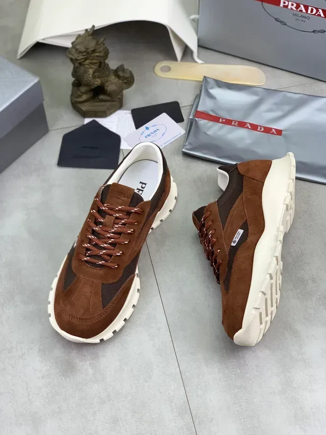 Prada Sneaker Lifestyle Marron Daim et Maille Lacets 5