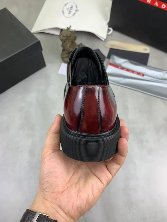 Prada Burgundy Black High-Gloss Gradient Leather Closed-Lace Oxford Shoes 3