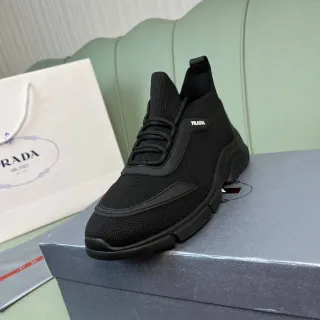 Prada Cloudbust Zapatilla lifestyle negra de punto con ajuste de calcetín