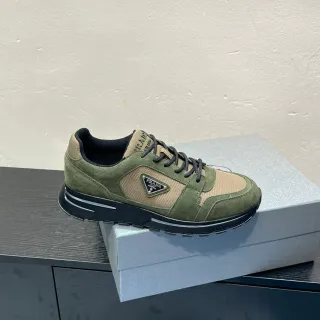 Prada Cloudbust অলিভ গ্রিন এবং বেইজ লাইফস্টাইল স্নিকার্স