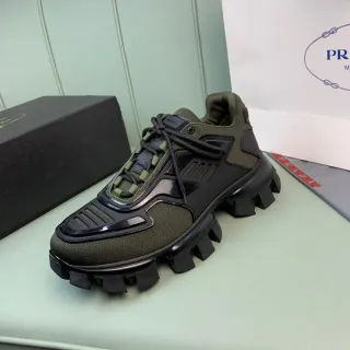 Prada Cloudbust Tênis Chunky Verde Oliva e Preto
