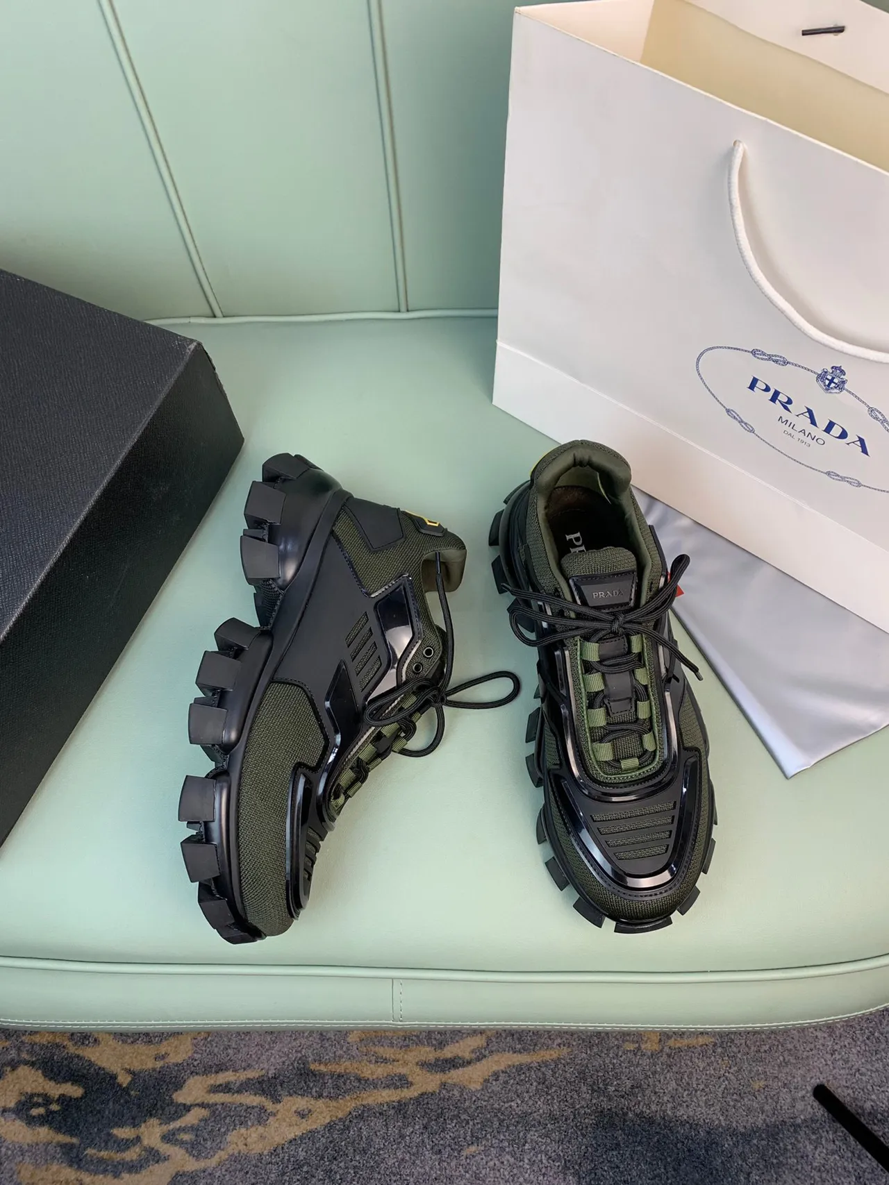 Prada Cloudbust Zapatillas Chunky Verde Oliva y Negro 3