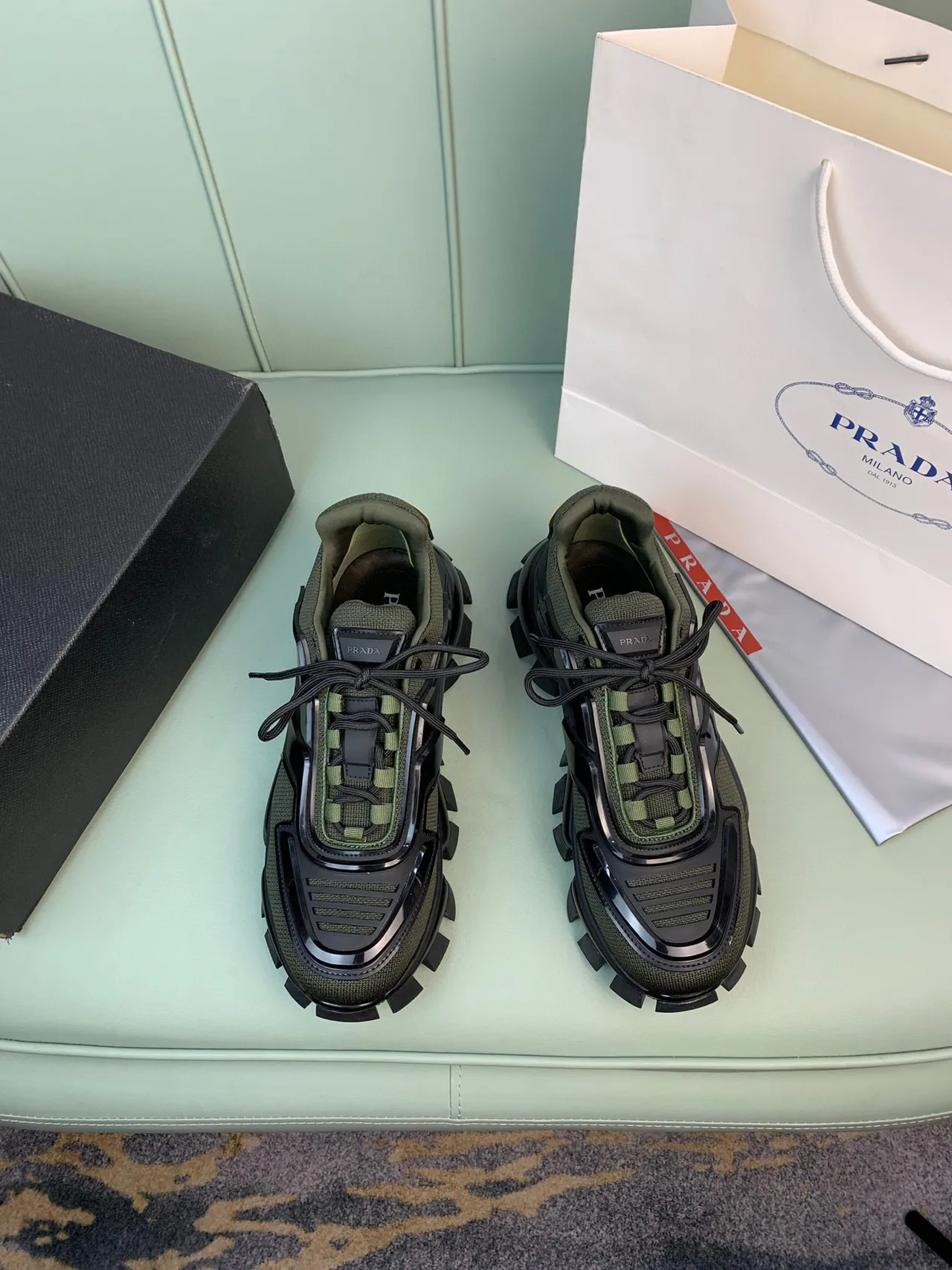 Prada Cloudbust Zapatillas Chunky Verde Oliva y Negro 7