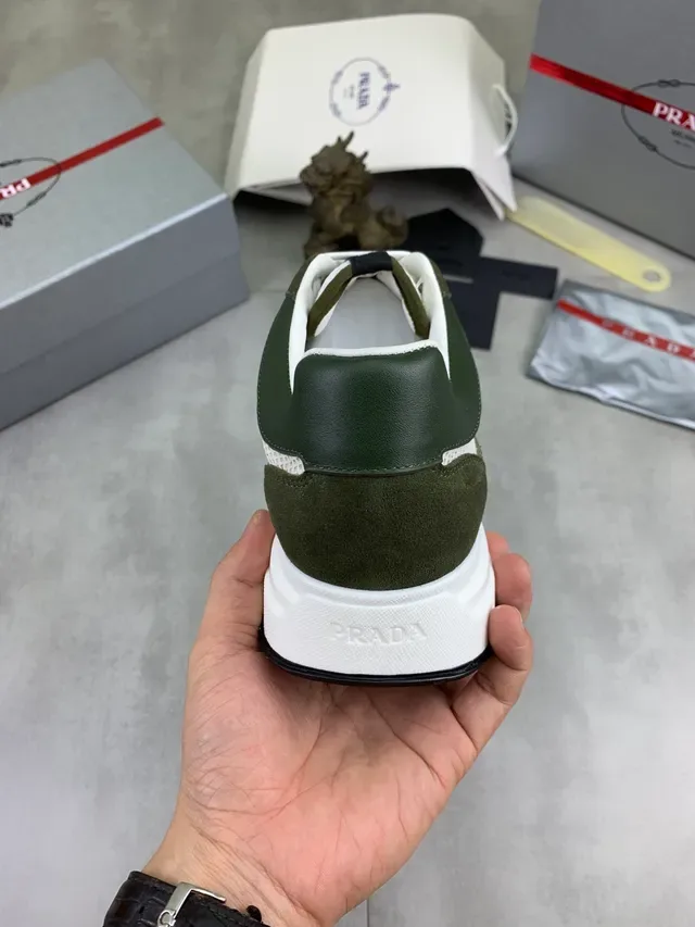 Prada Cloudbust 橄榄绿白休闲运动鞋 3
