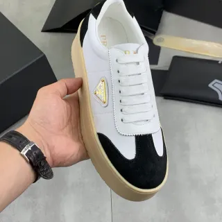 Prada Cloudbust सफेद काला बेज लाइफस्टाइल स्नीकर
