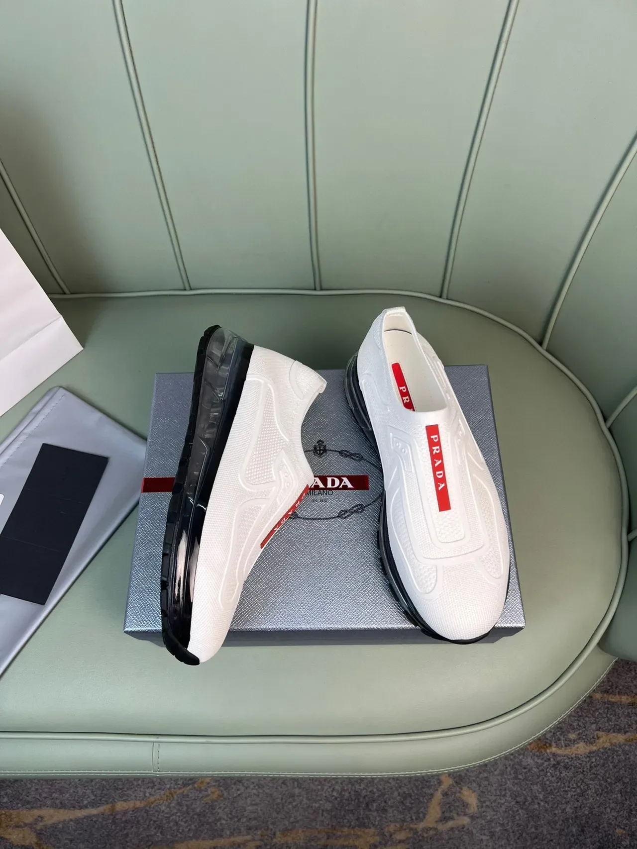 Prada Cloudbust Blanc et Noir Slip-On Maille Lifestyle Sneakers 4