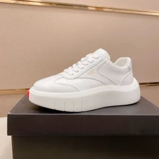 Prada Cloudbust सफेद चिकनी चमड़ा लाइफस्टाइल स्नीकर