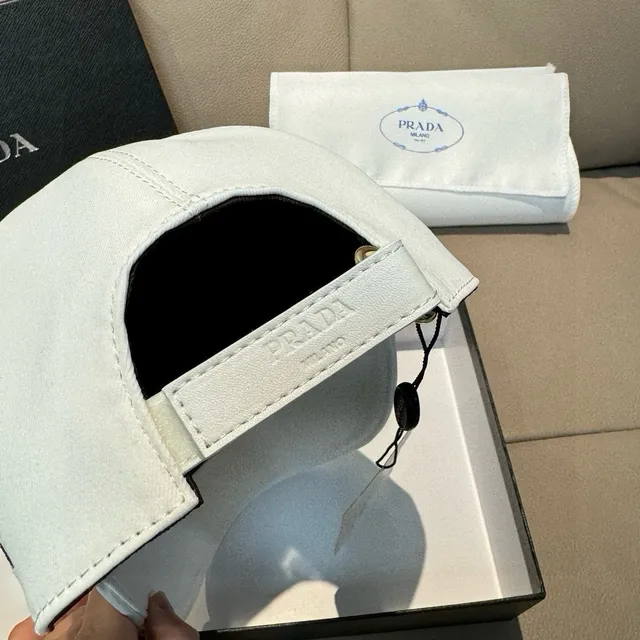 Prada brodé Logo Off-White Baseball Cap 5