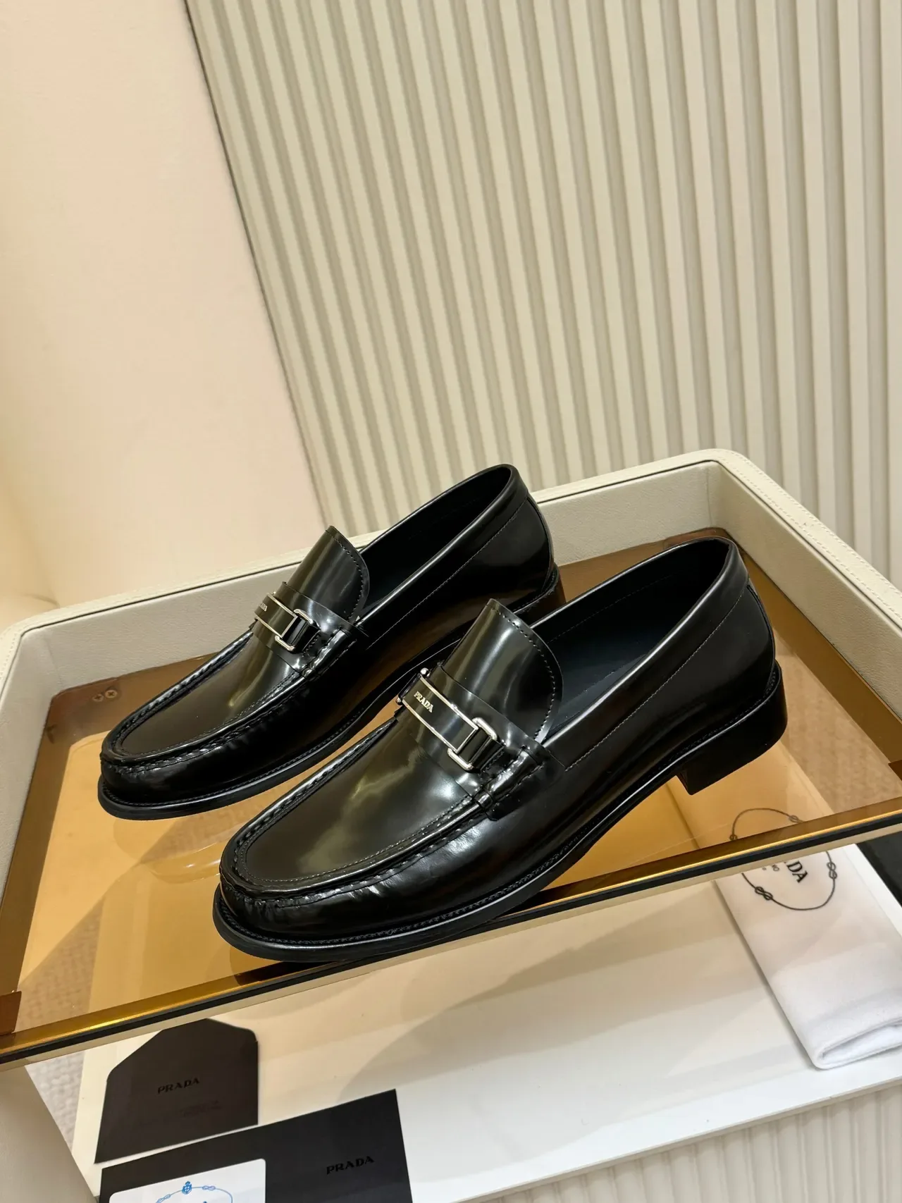 Prada Horsebit Loafers Couro Patentado Preto 4