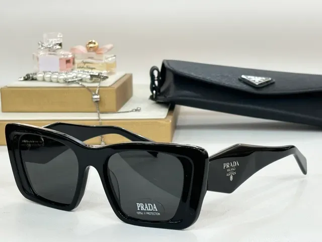 Prada Óculos de Sol Mármore Preto Angular Cat-Eye Lente Roxa 5