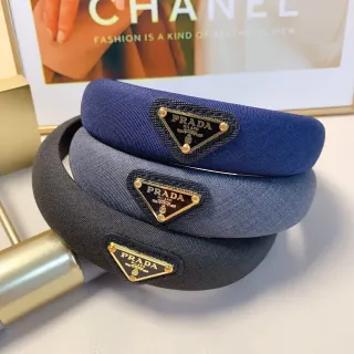 Prada নেভি ব্ল্যাক প্যাডেড ফ্যাব্রিক ওয়াইড ব্যান্ড বিনি
