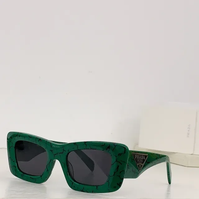 Prada Gafas de Sol Cuadradas Oversized Marco Negro Lente Rosa 4