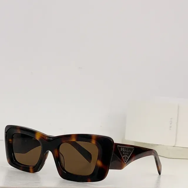 Prada Gafas de Sol Cuadradas Oversized Marco Negro Lente Rosa 7