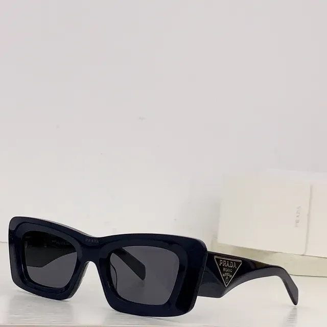 Prada Gafas de Sol Cuadradas Oversized Marco Negro Lente Rosa 8