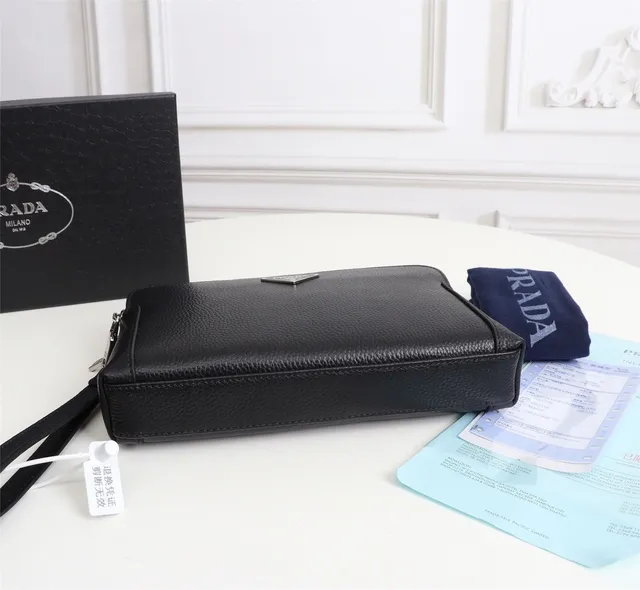 Prada Vitello Pezzato 黑银粒面皮革拉链盖手袋 3
