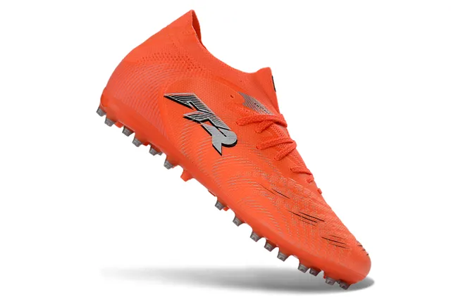 Puma কমলা রূপালী বোনা সেলাইবিহীন উপরের ধাতুর টিপড conical studs ফার্ম গ্রাউন্ড ফুটবল জুতো 2