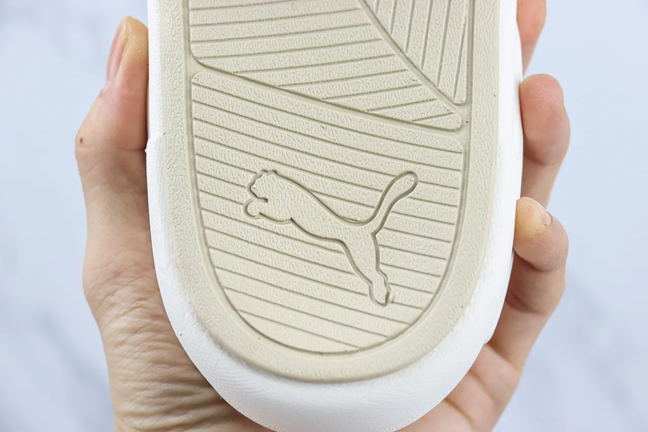 白色和米色 Puma Slide 拖鞋 3