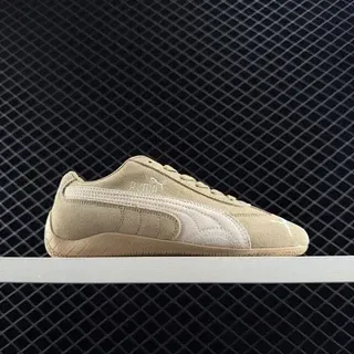 Puma Speedcat OG बेज और सफेद लाइफस्टाइल स्नीकर