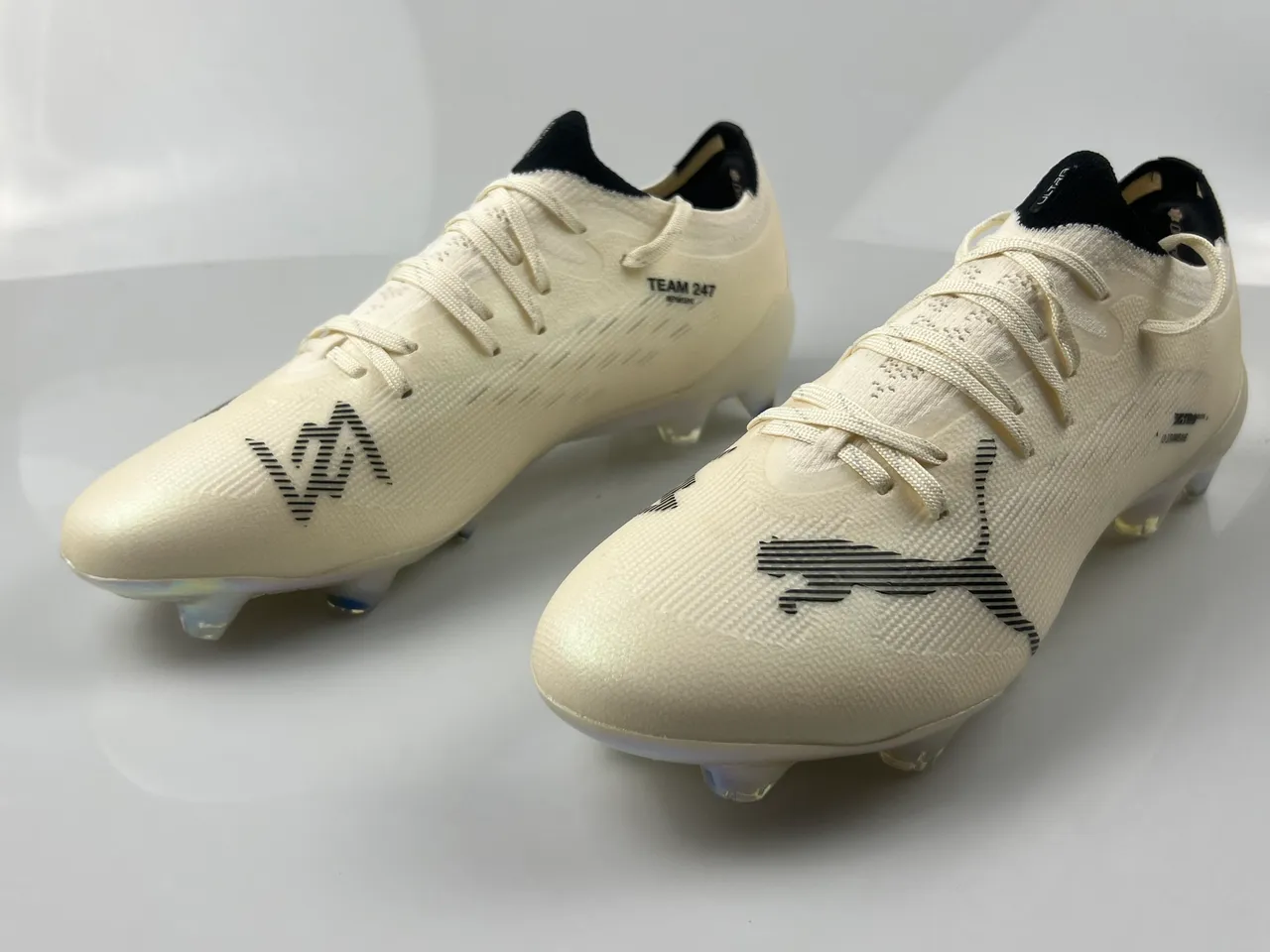 Puma Ultra Nitro Elite Off-White Iridescent أحذية كرة القدم للأرض الصلبة 3