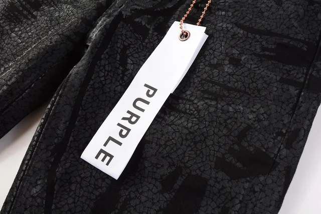 بناطرق جينز أسود سلايم فت بطبعة كراكل من Purple Brand 14