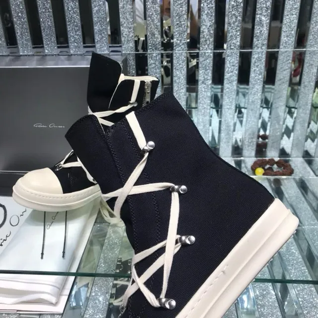 Rick Owens কালো সাদা হাই-টপ ক্রিসক্রস লেসিং এনকেল বুট 4