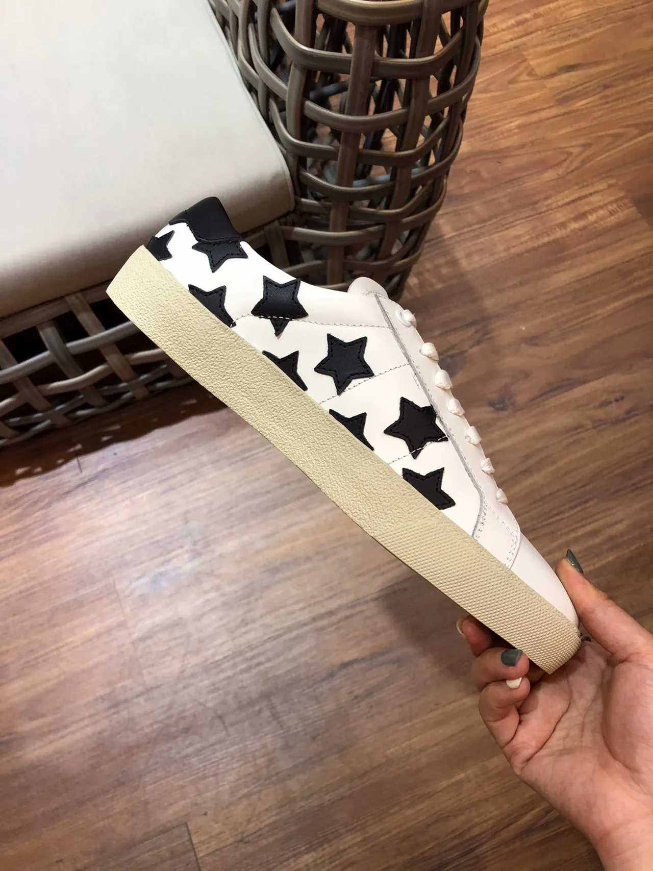 Saint Laurent Classic Star White Black الجلد العلوي التطبيقات حذاء أسلوب حياة 5