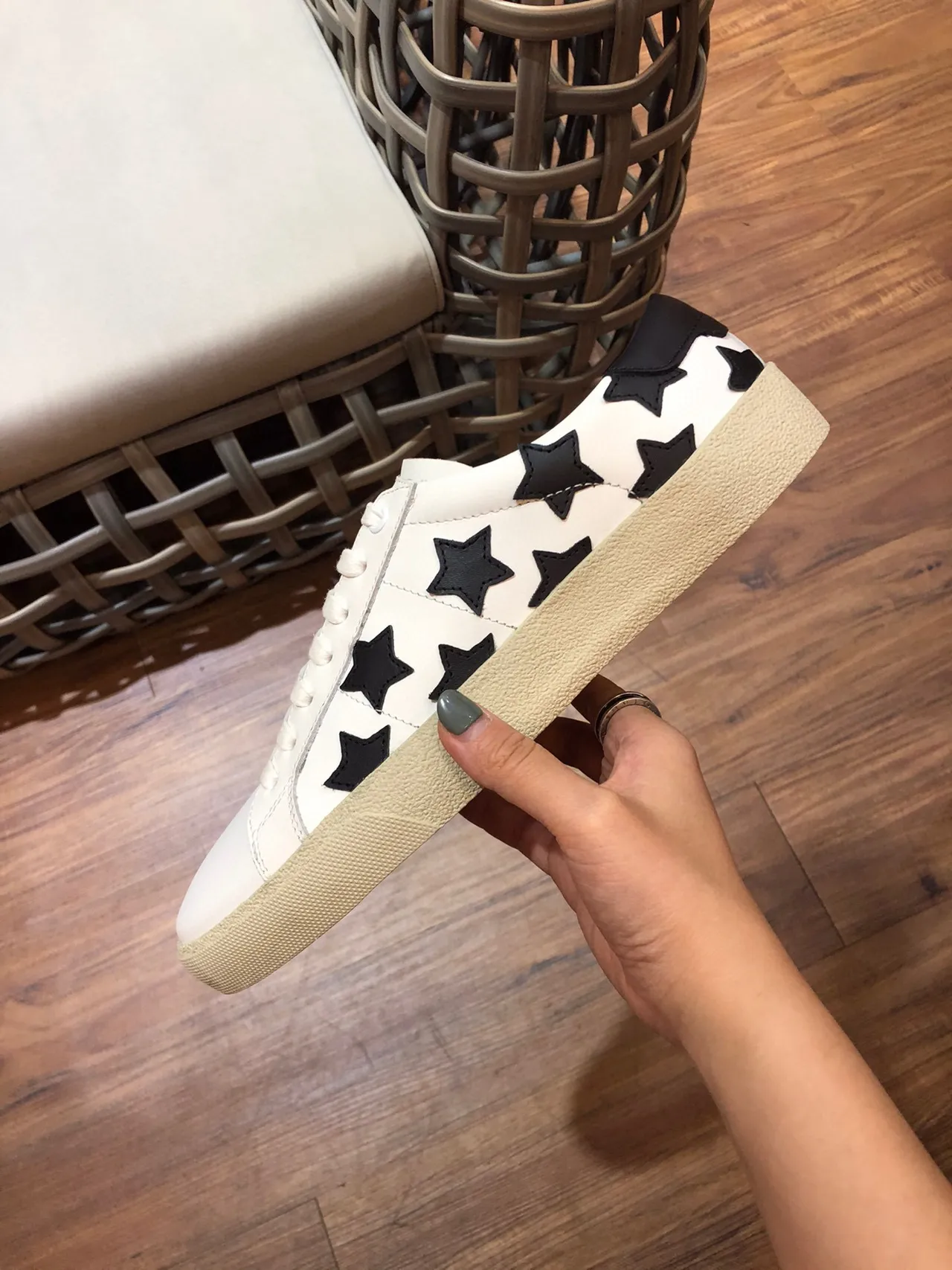 Saint Laurent Classic Star White Black الجلد العلوي التطبيقات حذاء أسلوب حياة 7