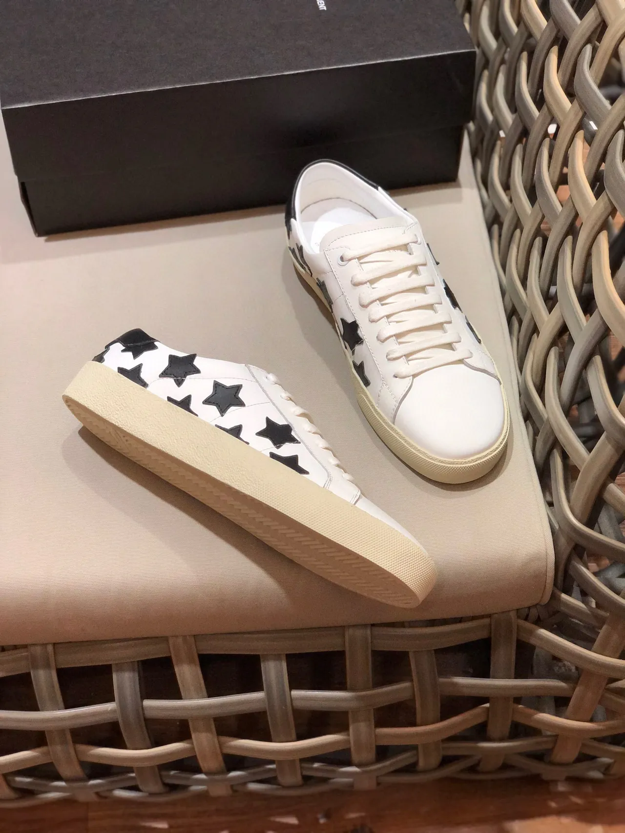 Saint Laurent Classic Star White Black الجلد العلوي التطبيقات حذاء أسلوب حياة 8
